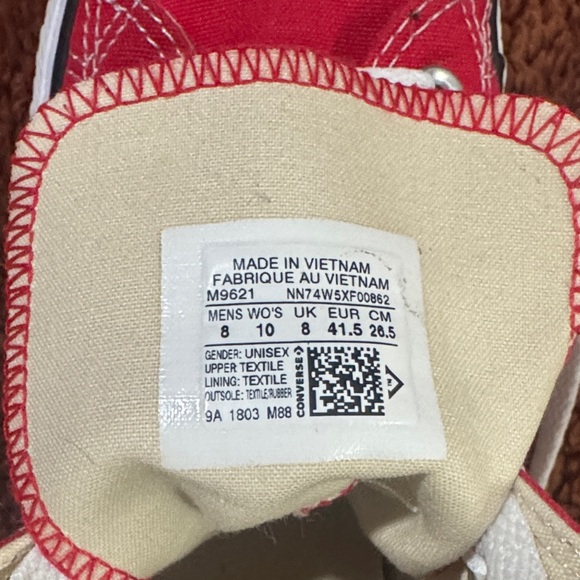 Converse Red Canvas Unisex High Tops- Women’s size 10- Men size 8 - Picture 2 of 4